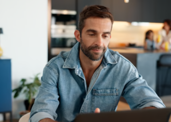 Aile sevgiyle, kurumsal hayat ise kuralla yaşar